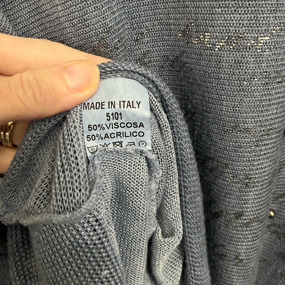 Bella Amore Made in Italy oversized Blue top with Distressing and Embellishments - Picture 9 of 9